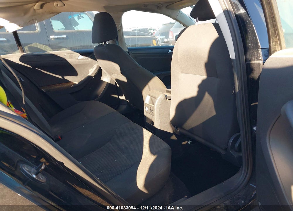 2013 VOLKSWAGEN JETTA 2.0L S VIN: 3VW2K7AJ4DM281089