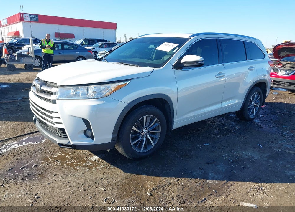 2017 TOYOTA HIGHLANDER XLE VIN: 5TDJZRFH2HS515439