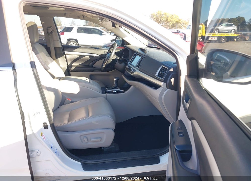 2017 TOYOTA HIGHLANDER XLE VIN: 5TDJZRFH2HS515439