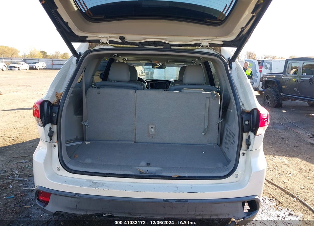 2017 TOYOTA HIGHLANDER XLE VIN: 5TDJZRFH2HS515439