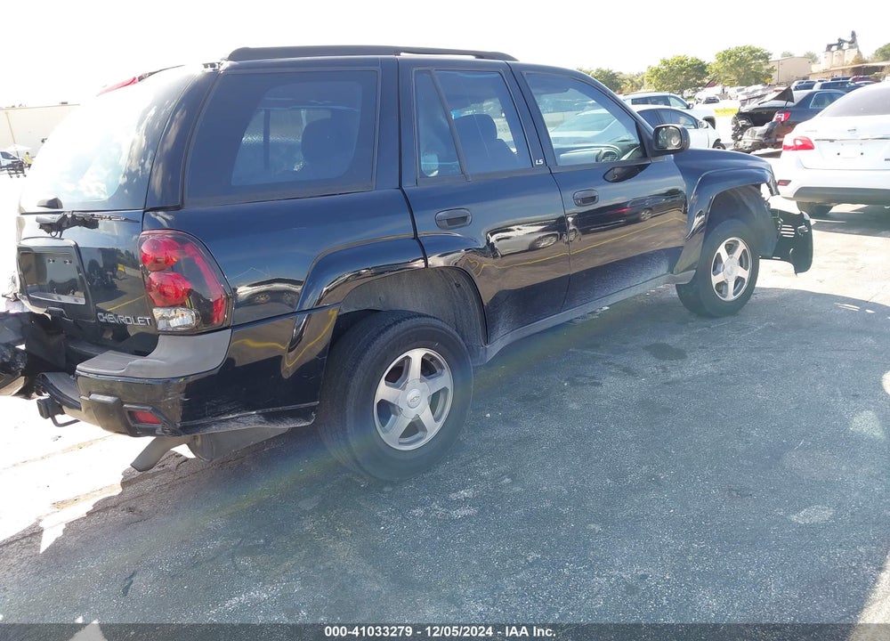 2004 CHEVROLET TRAILBLAZER LS VIN: 1GNDS13S742424002