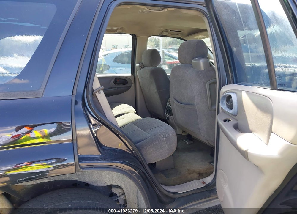 2004 CHEVROLET TRAILBLAZER LS VIN: 1GNDS13S742424002