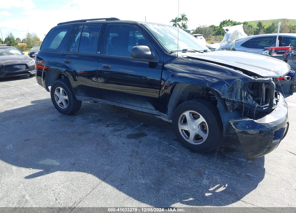 2004 CHEVROLET TRAILBLAZER LS VIN: 1GNDS13S742424002
