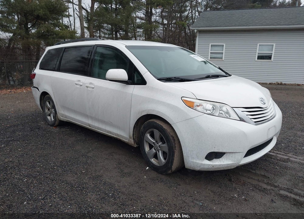 2015 TOYOTA SIENNA LE 8 PASSENGER VIN: 5TDKK3DC0FS575018
