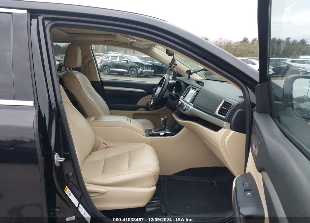2015 TOYOTA HIGHLANDER XLE V6 VIN: 5TDJKRFH9FS180701