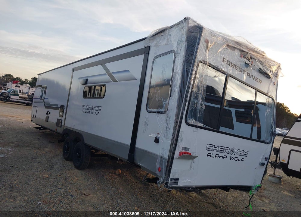 2025 FOREST RIVER CHEROKEE ALPHA WOLF VIN: 5ZT2CKRB1S2014785
