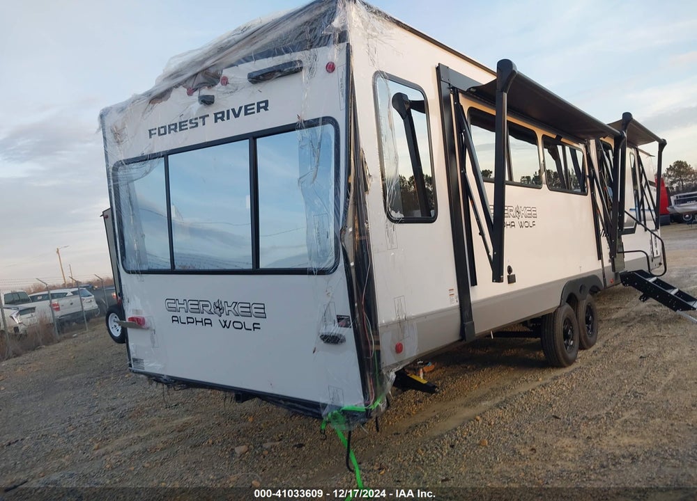 2025 FOREST RIVER CHEROKEE ALPHA WOLF VIN: 5ZT2CKRB1S2014785
