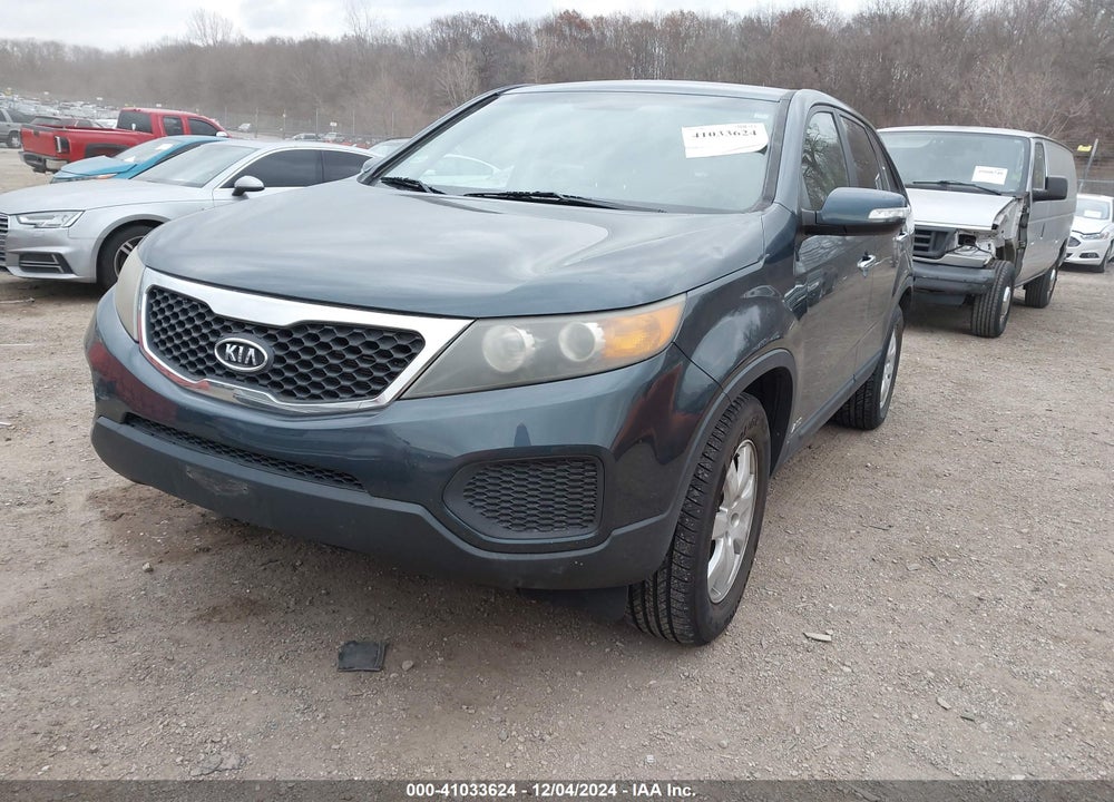 2011 KIA SORENTO LX VIN: 5XYKTCA10BG056414