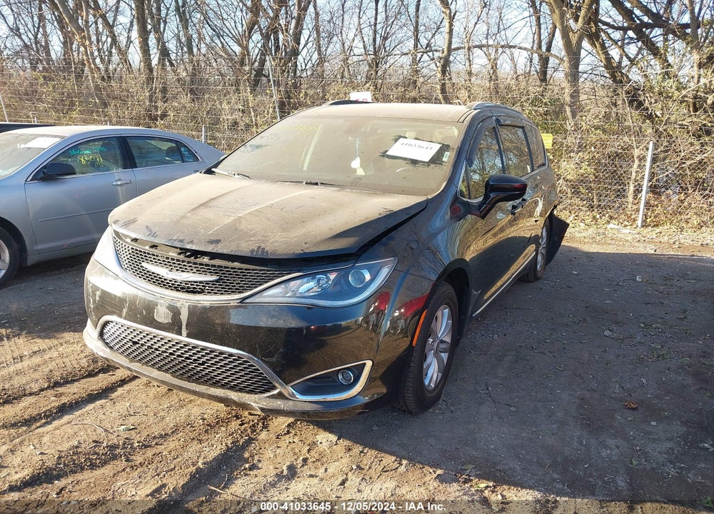 2018 CHRYSLER PACIFICA TOURING L VIN: 2C4RC1BG1JR157526