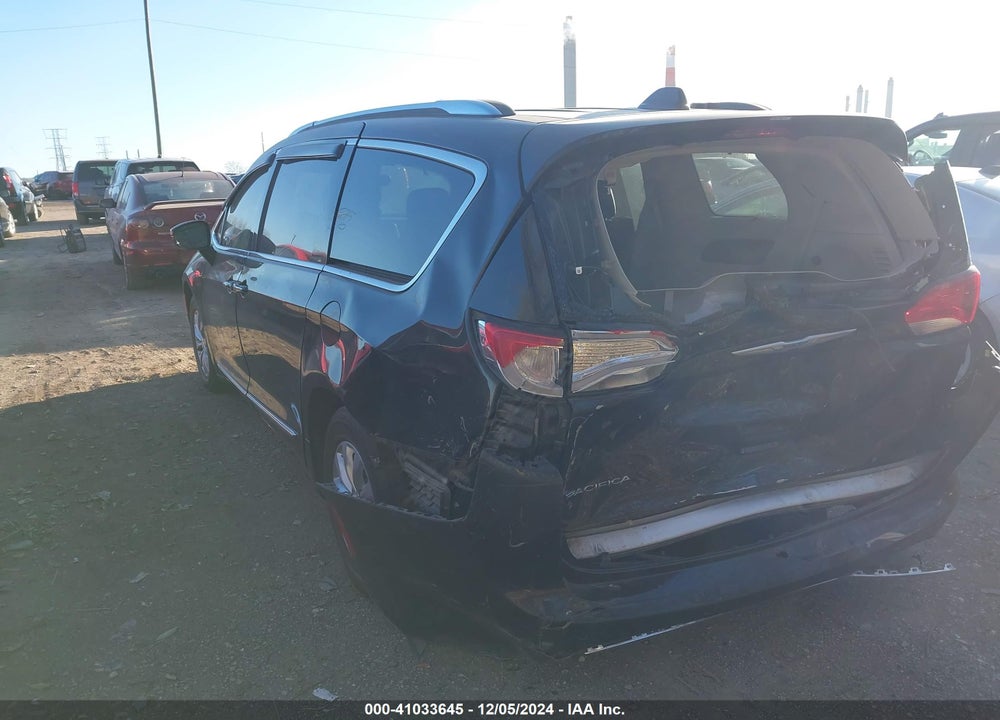 2018 CHRYSLER PACIFICA TOURING L VIN: 2C4RC1BG1JR157526