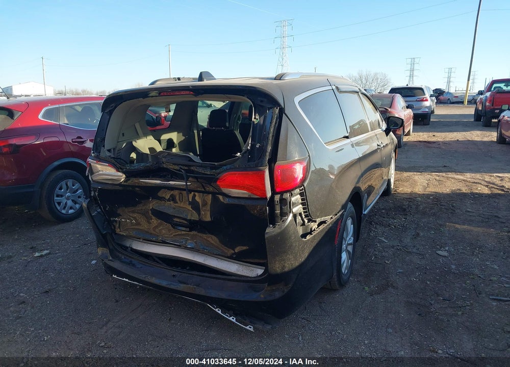 2018 CHRYSLER PACIFICA TOURING L VIN: 2C4RC1BG1JR157526