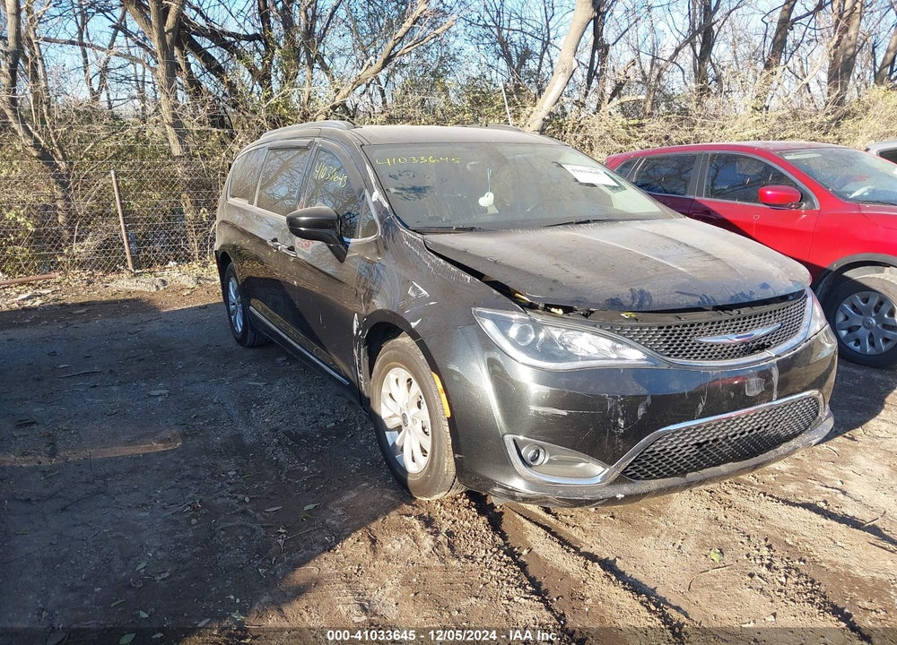 2018 CHRYSLER PACIFICA TOURING L VIN: 2C4RC1BG1JR157526
