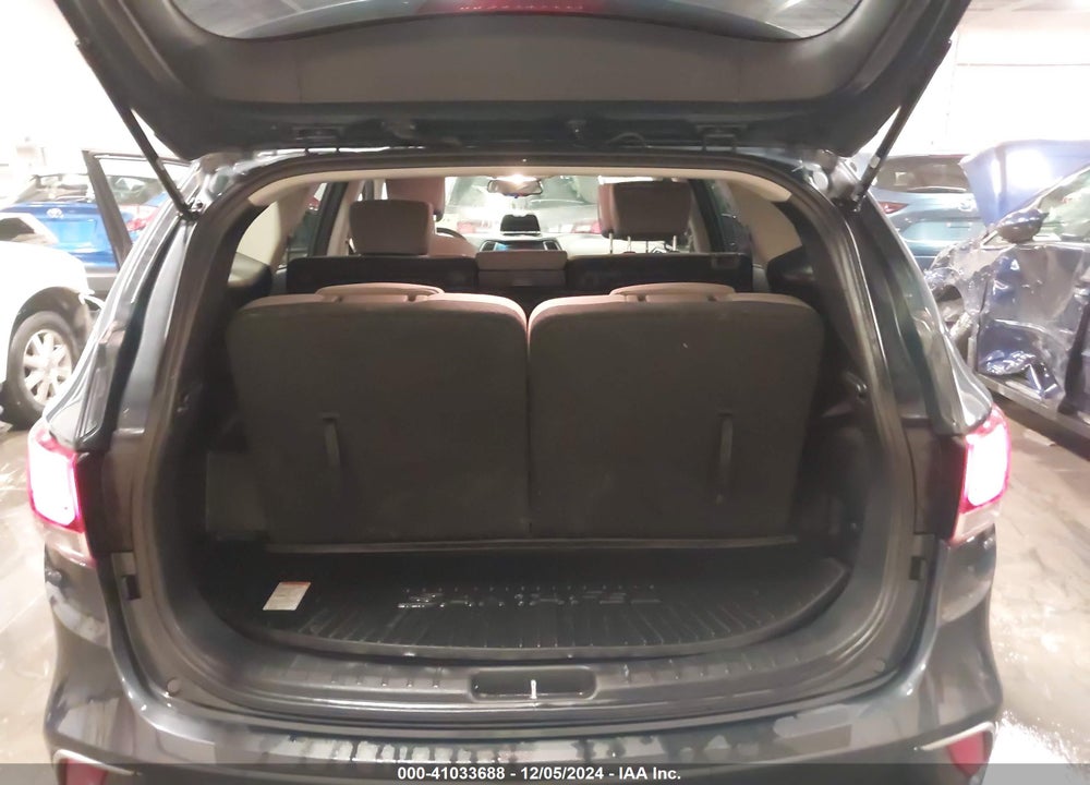 2017 HYUNDAI SANTA FE SE VIN: KM8SMDHF8HU196167
