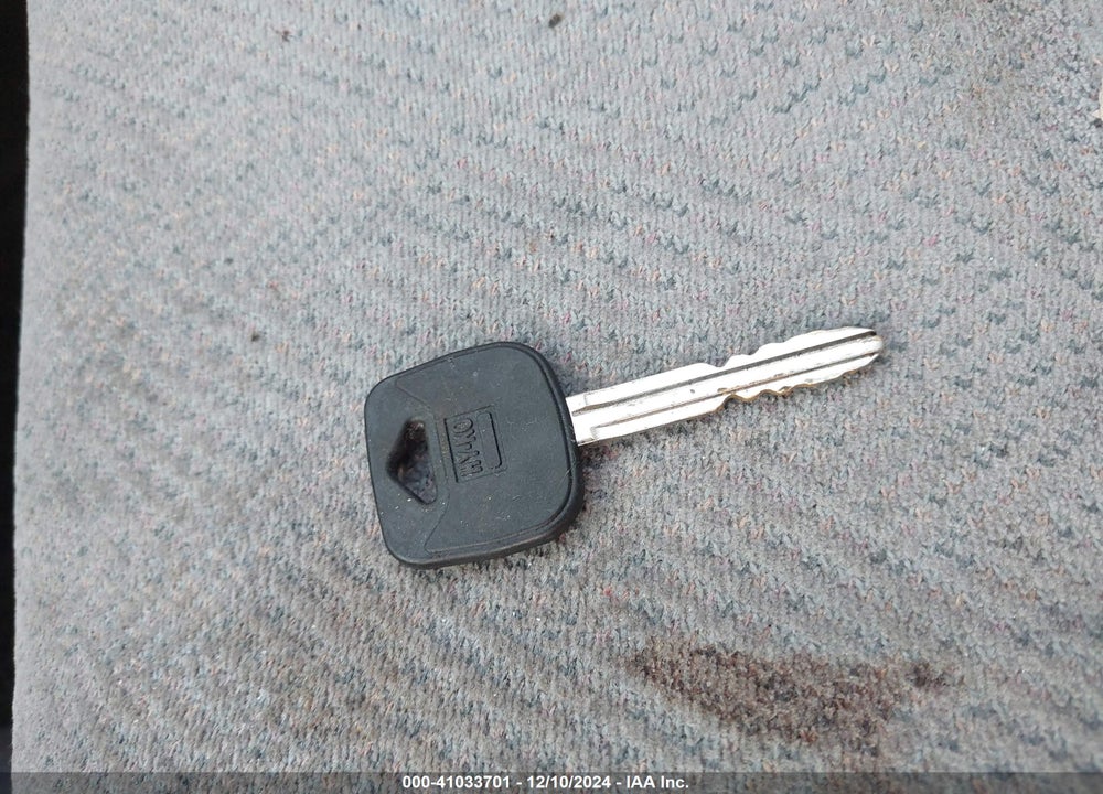 2002 CHEVROLET PRIZM VIN: 1Y1SK52882Z418190