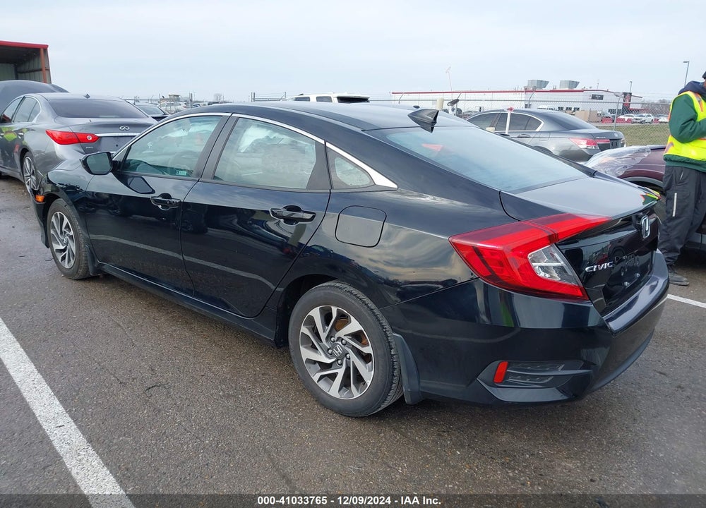 2018 HONDA CIVIC EX VIN: 19XFC2F70JE039469