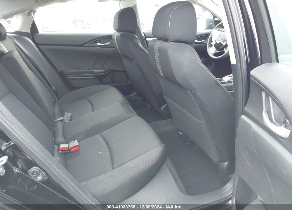 2018 HONDA CIVIC EX VIN: 19XFC2F70JE039469
