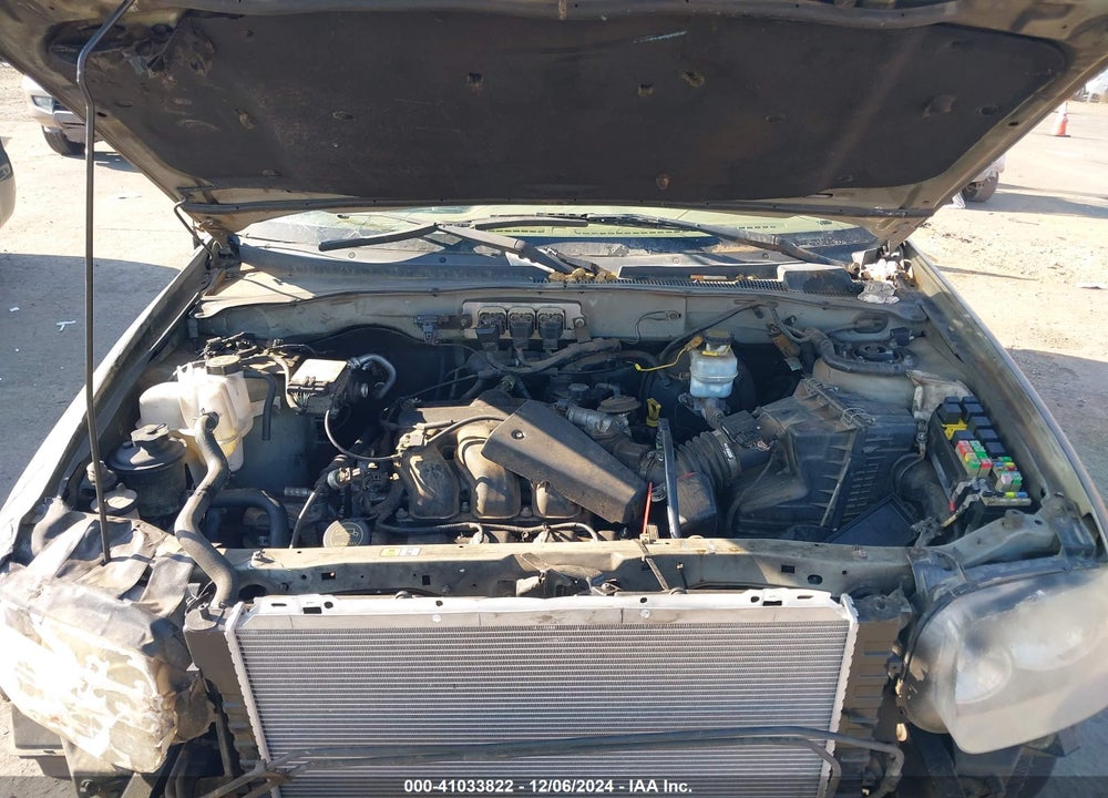 2005 FORD ESCAPE LIMITED VIN: 1FMYU04145KA06742