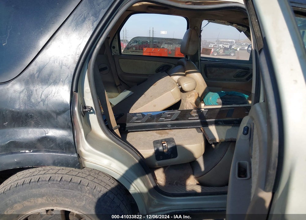 2005 FORD ESCAPE LIMITED VIN: 1FMYU04145KA06742