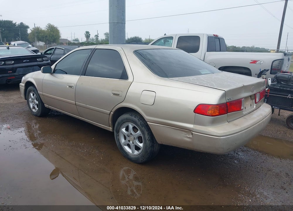 2000 TOYOTA CAMRY LE VIN: JT2BG22K0Y0403088