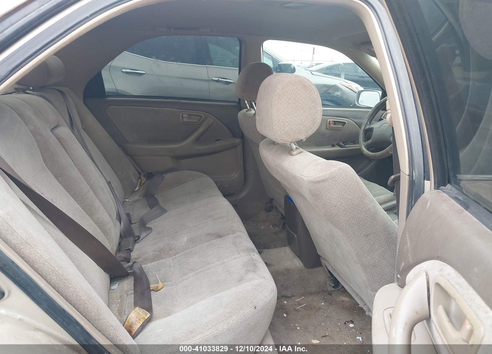 2000 TOYOTA CAMRY LE VIN: JT2BG22K0Y0403088