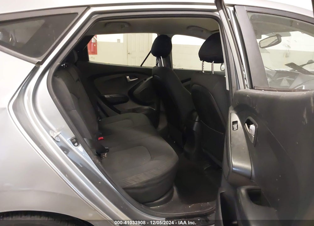2010 HYUNDAI TUCSON GLS VIN: KM8JT3AC9AU068700