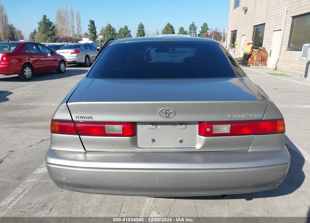 1998 TOYOTA CAMRY LE VIN: 4T1BG28K8WU223969