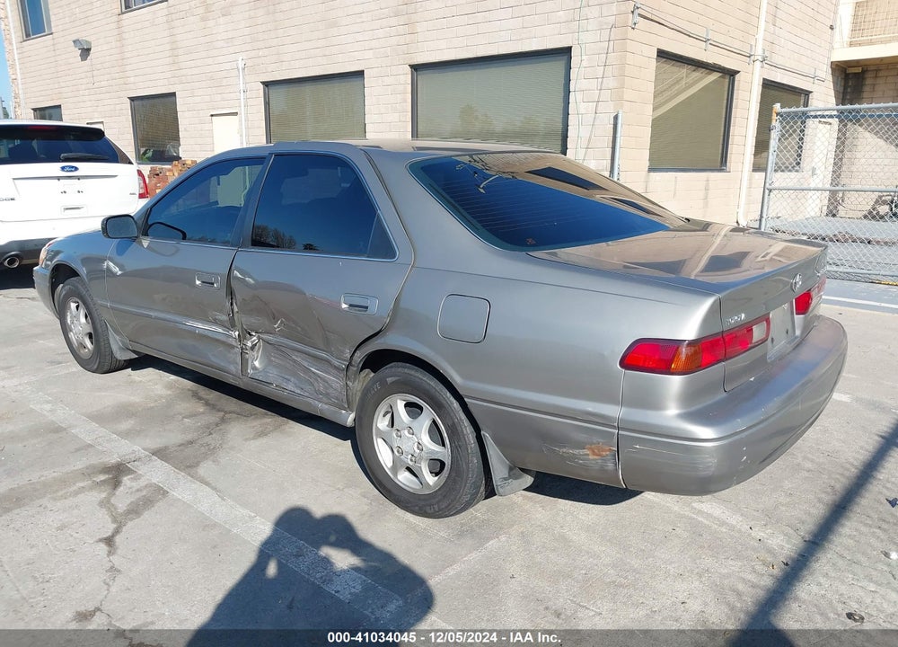 1998 TOYOTA CAMRY LE VIN: 4T1BG28K8WU223969