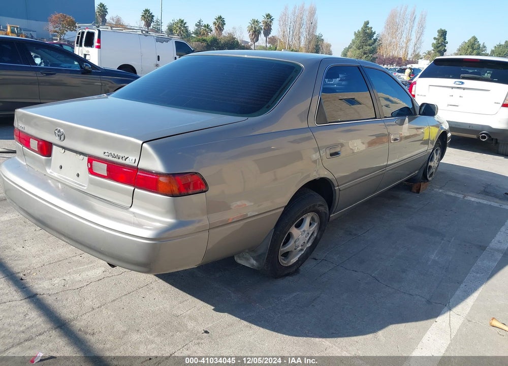 1998 TOYOTA CAMRY LE VIN: 4T1BG28K8WU223969