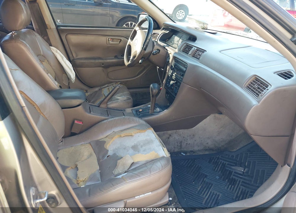 1998 TOYOTA CAMRY LE VIN: 4T1BG28K8WU223969