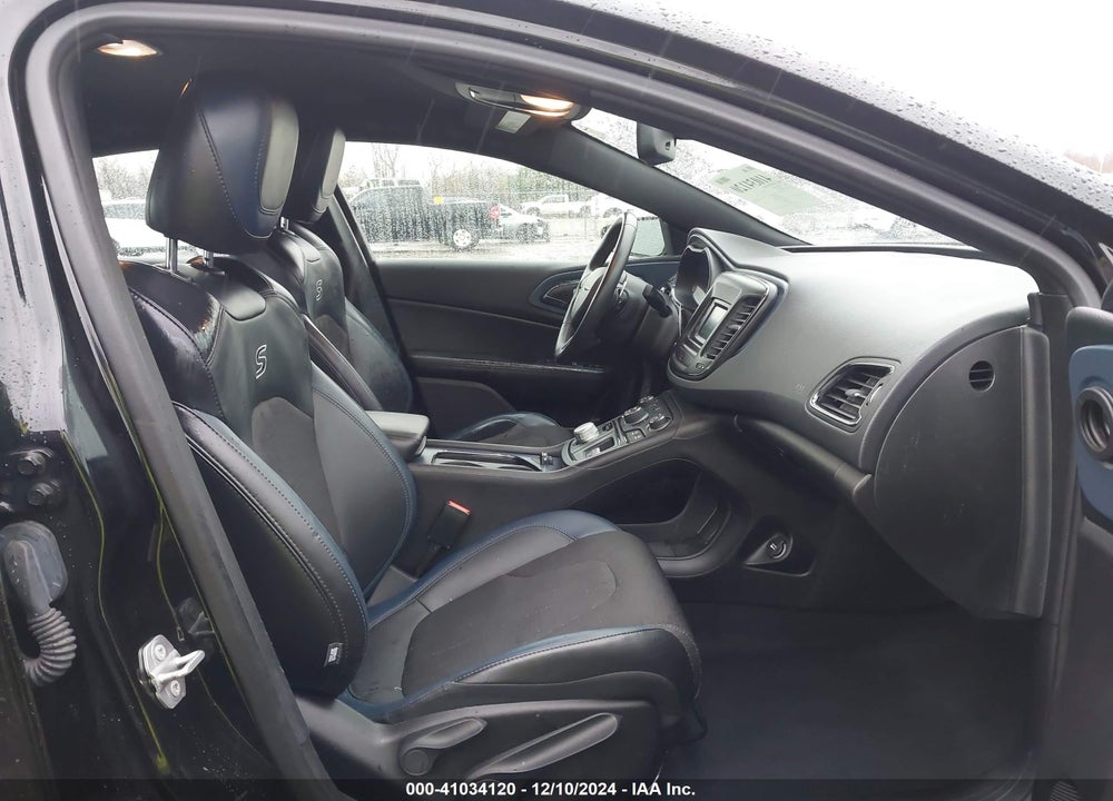 2016 CHRYSLER 200 S VIN: 1C3CCCBG4GN118070