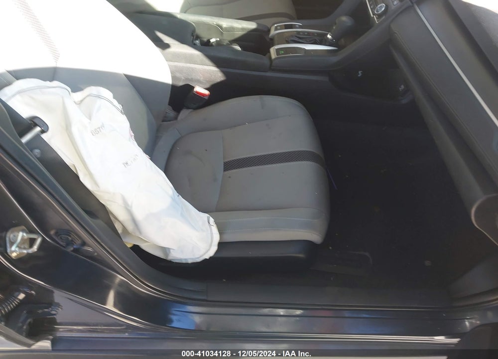 2019 HONDA CIVIC LX VIN: 2HGFC2F61KH576804