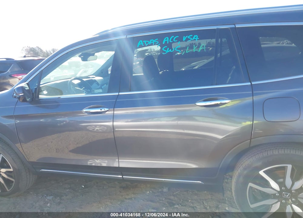 2019 HONDA PILOT TOURING VIN: 5FNYF5H90KB003986