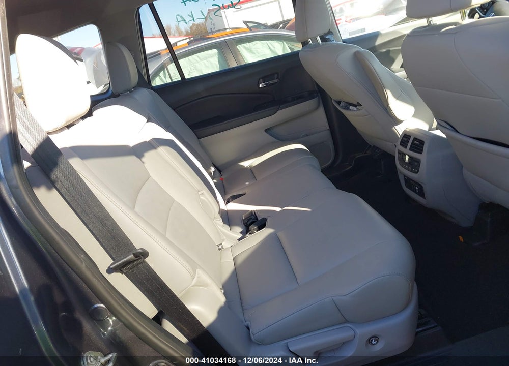 2019 HONDA PILOT TOURING VIN: 5FNYF5H90KB003986