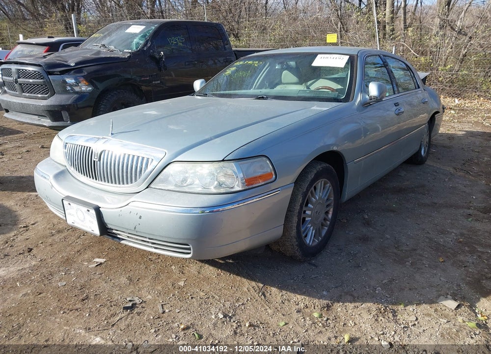 2007 LINCOLN TOWN CAR SIGNATURE LIMITED VIN: 1LNHM82V37Y604678