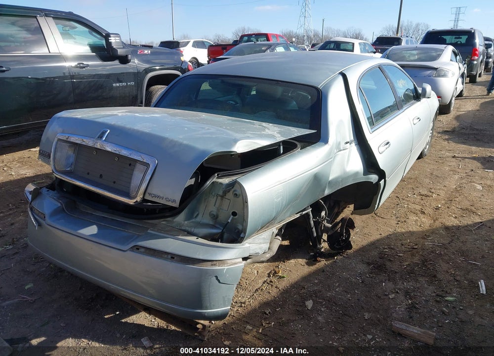 2007 LINCOLN TOWN CAR SIGNATURE LIMITED VIN: 1LNHM82V37Y604678