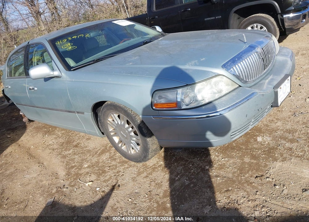 2007 LINCOLN TOWN CAR SIGNATURE LIMITED VIN: 1LNHM82V37Y604678