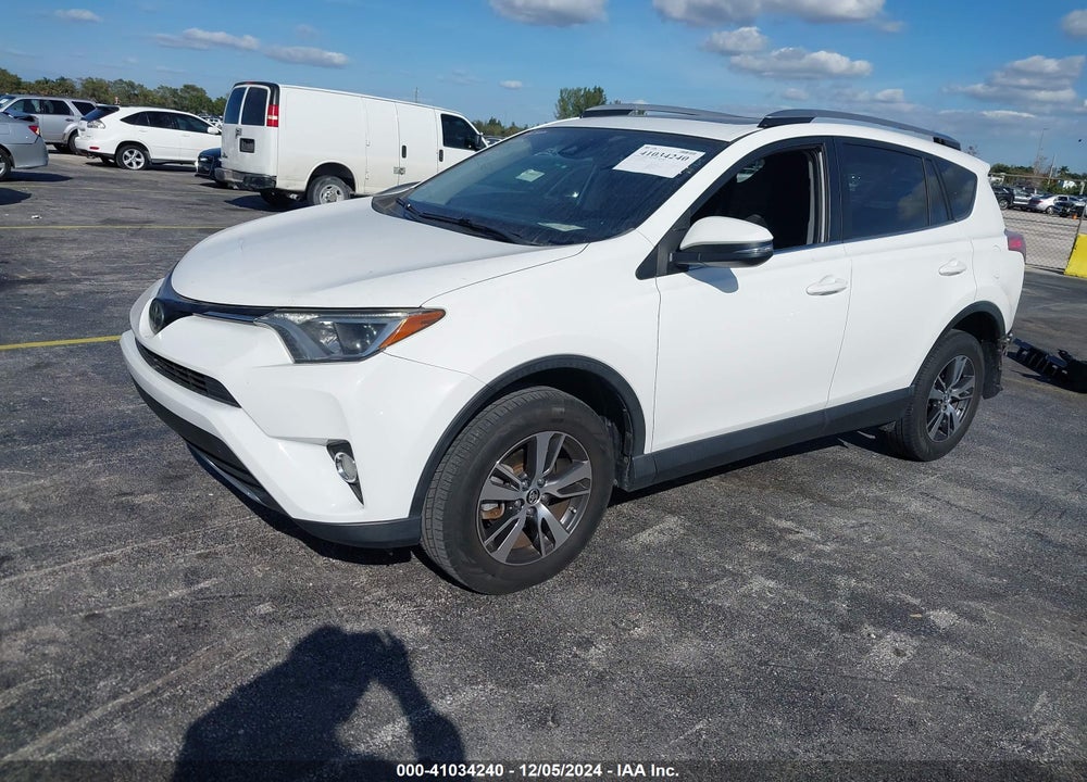 2017 TOYOTA RAV4 XLE VIN: JTMWFREV4HJ717119