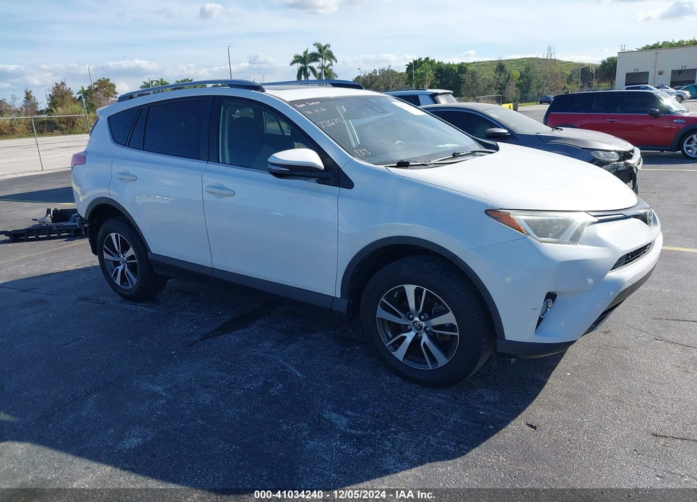 2017 TOYOTA RAV4 XLE VIN: JTMWFREV4HJ717119