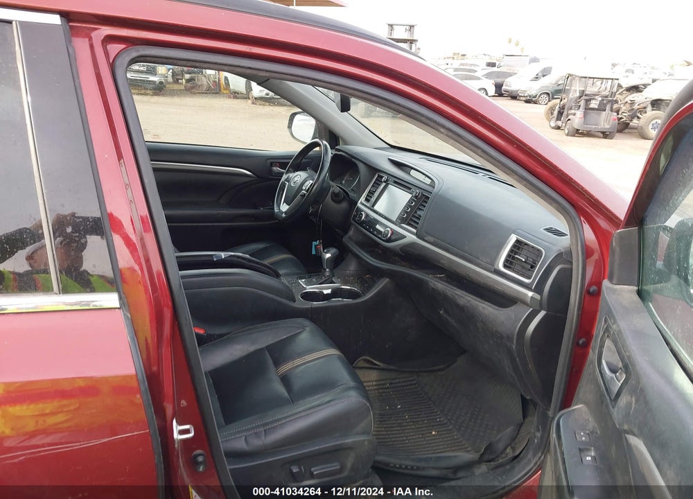 2018 TOYOTA HIGHLANDER VIN: 5TDJZRFH6JS495704