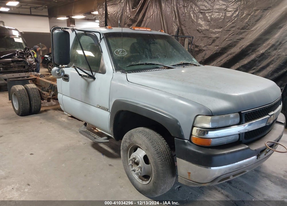 2001 CHEVROLET SILVERADO 3500 CHASSIS VIN: 1GBJC34U51F136170