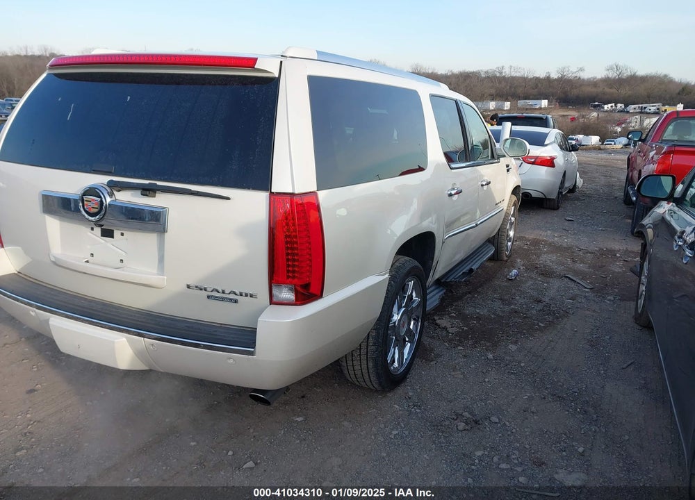 2014 CADILLAC ESCALADE ESV LUXURY VIN: 1GYS4HEF4ER239122