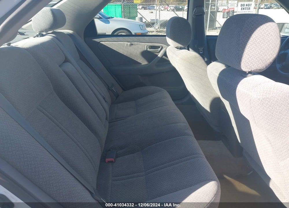 2001 TOYOTA CAMRY LE VIN: 4T1BG22KX1U769271