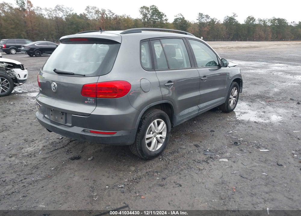 2016 VOLKSWAGEN TIGUAN S VIN: WVGBV7AX2GW569398