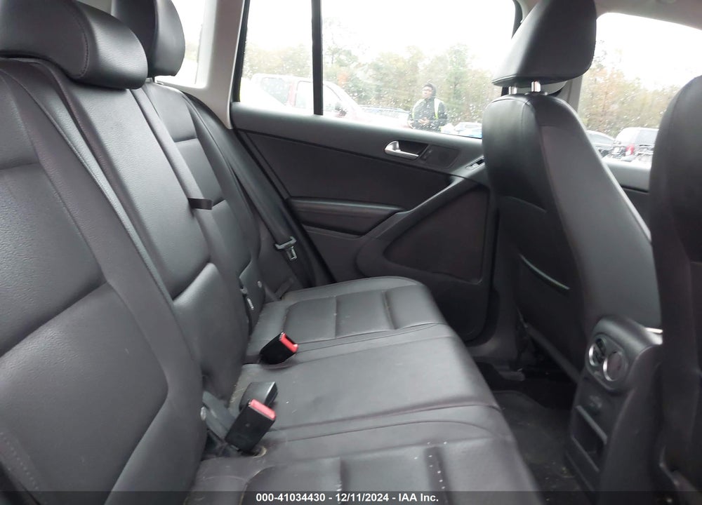 2016 VOLKSWAGEN TIGUAN S VIN: WVGBV7AX2GW569398