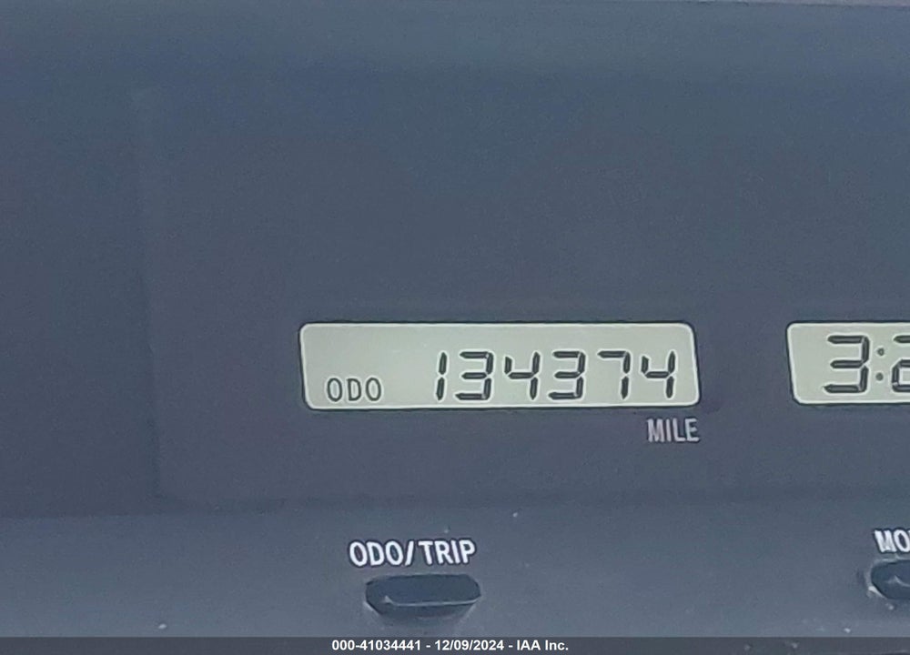 2002 TOYOTA AVALON XL VIN: 4T1BF28B72U202737