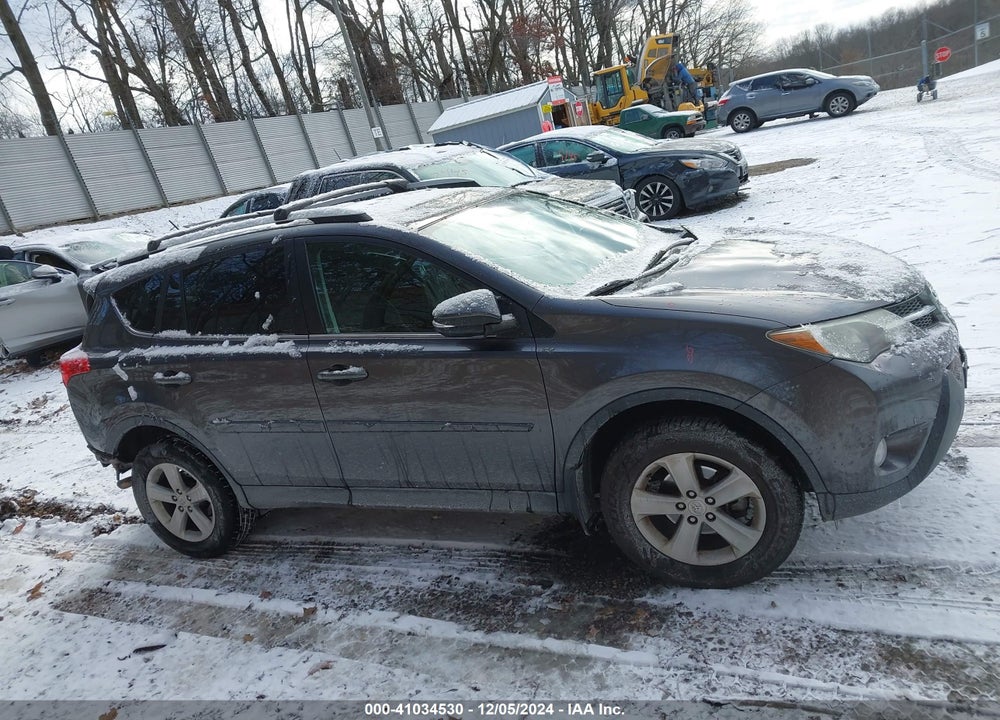 2013 TOYOTA RAV4 XLE VIN: 2T3RFREV4DW124823