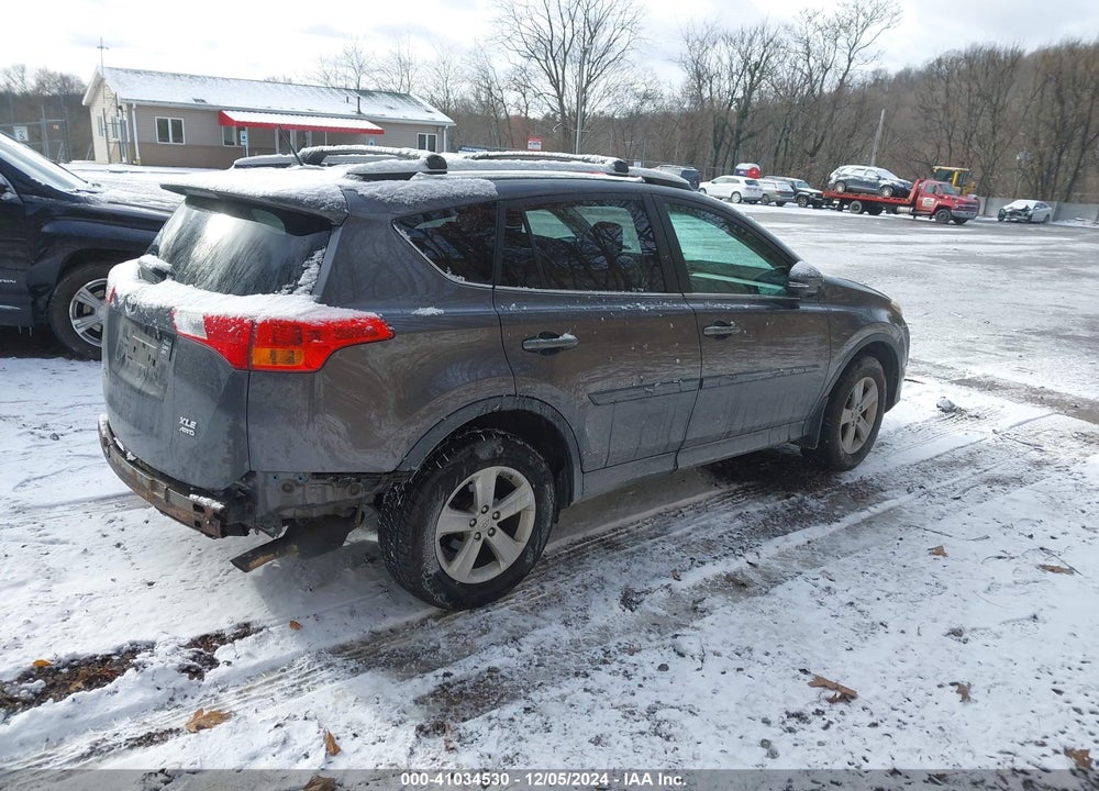 2013 TOYOTA RAV4 XLE VIN: 2T3RFREV4DW124823