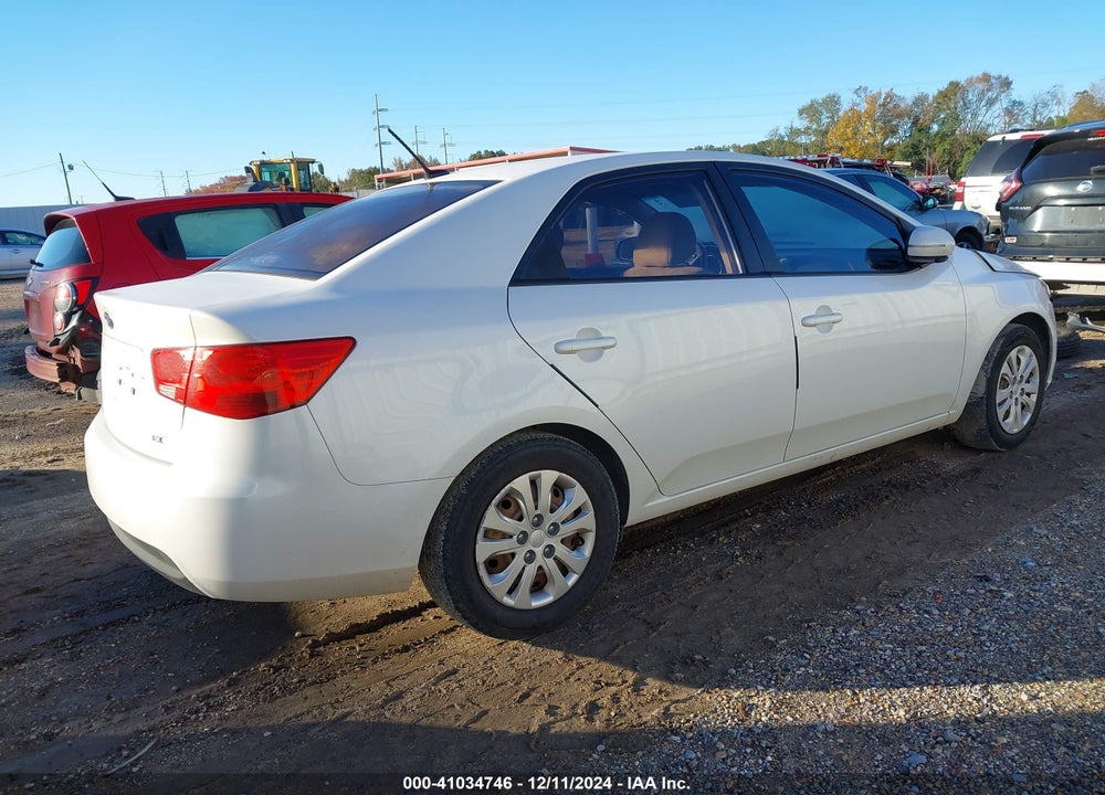 2011 KIA FORTE VIN: KNAFU4A23B5423082
