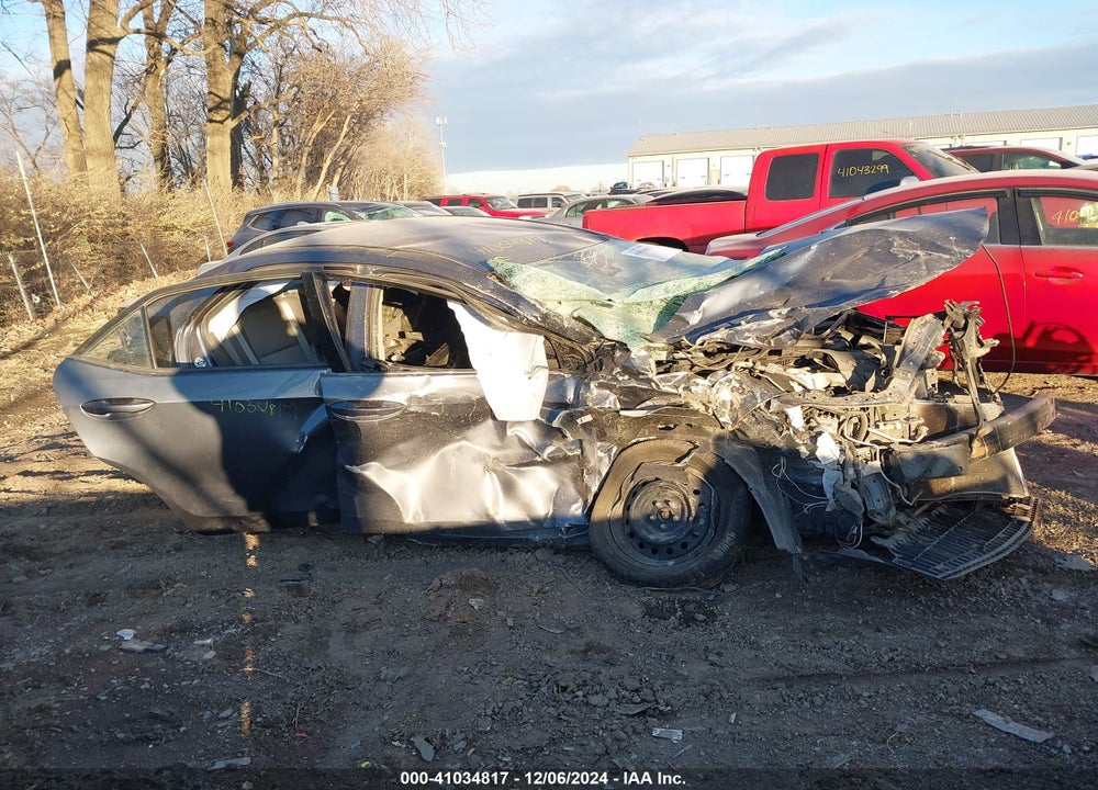 2019 TOYOTA COROLLA LE VIN: 5YFBURHE2KP944604