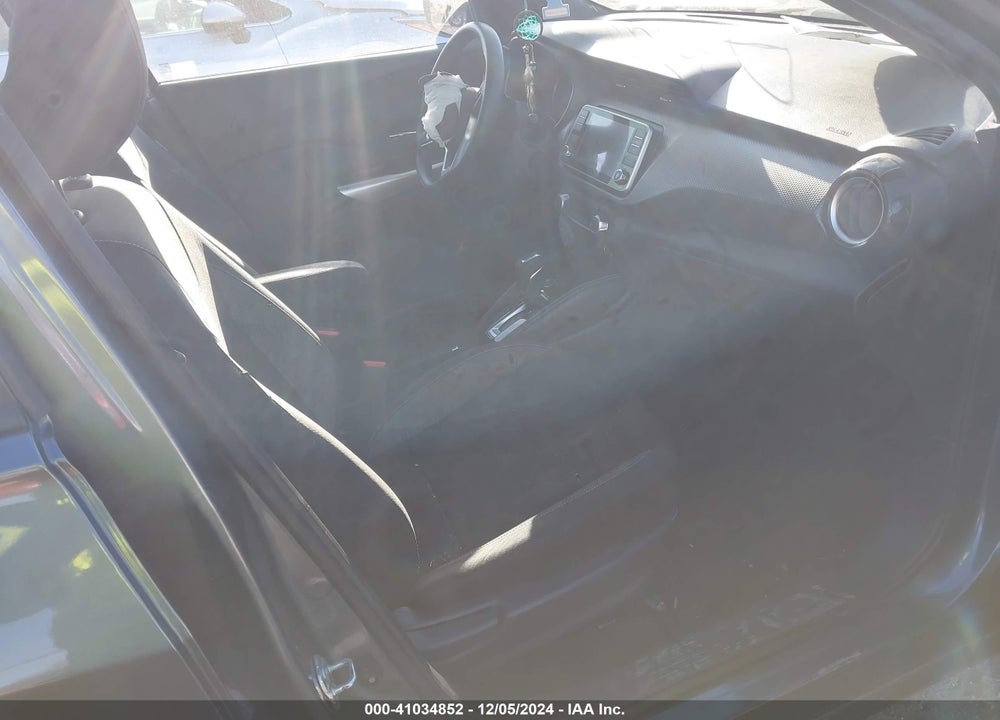 2018 NISSAN KICKS SV VIN: 3N1CP5CU7JL542921